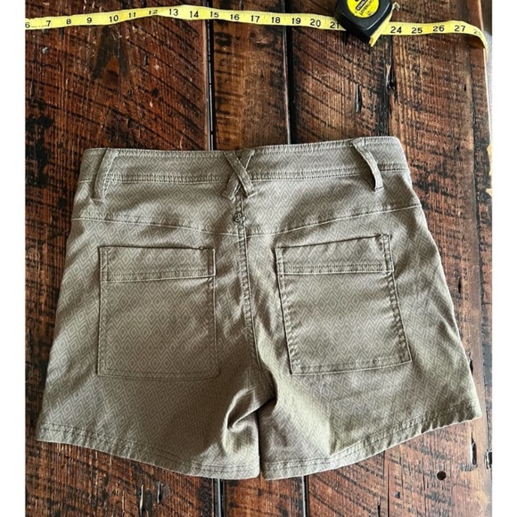 Womens Green prAna lightweight walking shorts, Size 6 - Picture 6 of 16